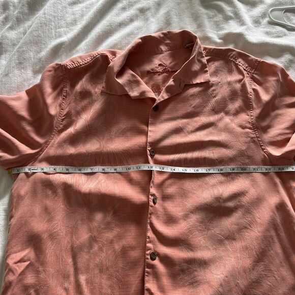 Tommy‎ Bahama Men’s 100% Silk Hawaiian Flower Shirt Size Large - Picture 9 of 11
